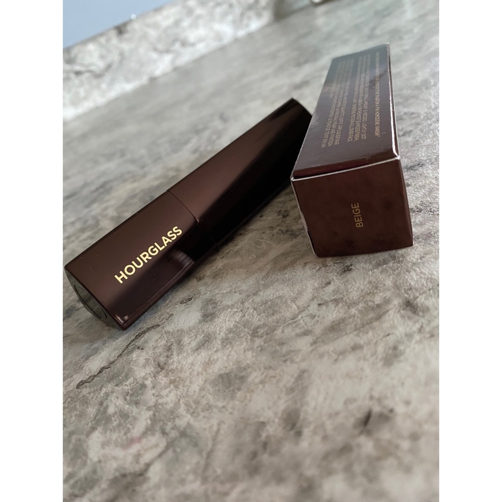 Hourglass Vanish Seamless Foundation Stick-Beige